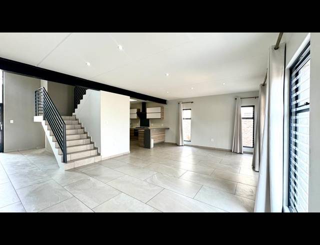 3 BEDROOM TOWNHOUSE FOR SALE IN KYALAMI